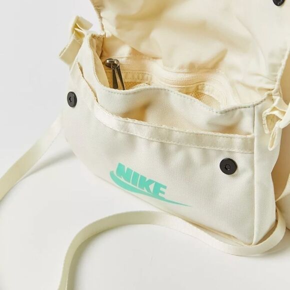 Nike Sportswear Revel Futura 365 Crossbody Bag - Picture 6 of 7